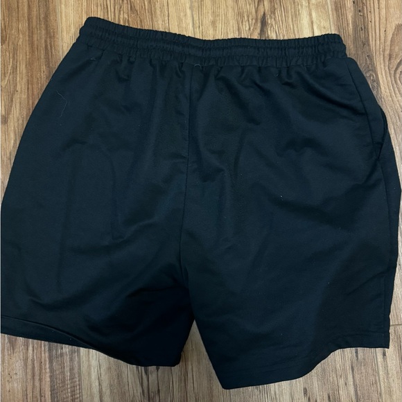 Shorts - Picture 3 of 3